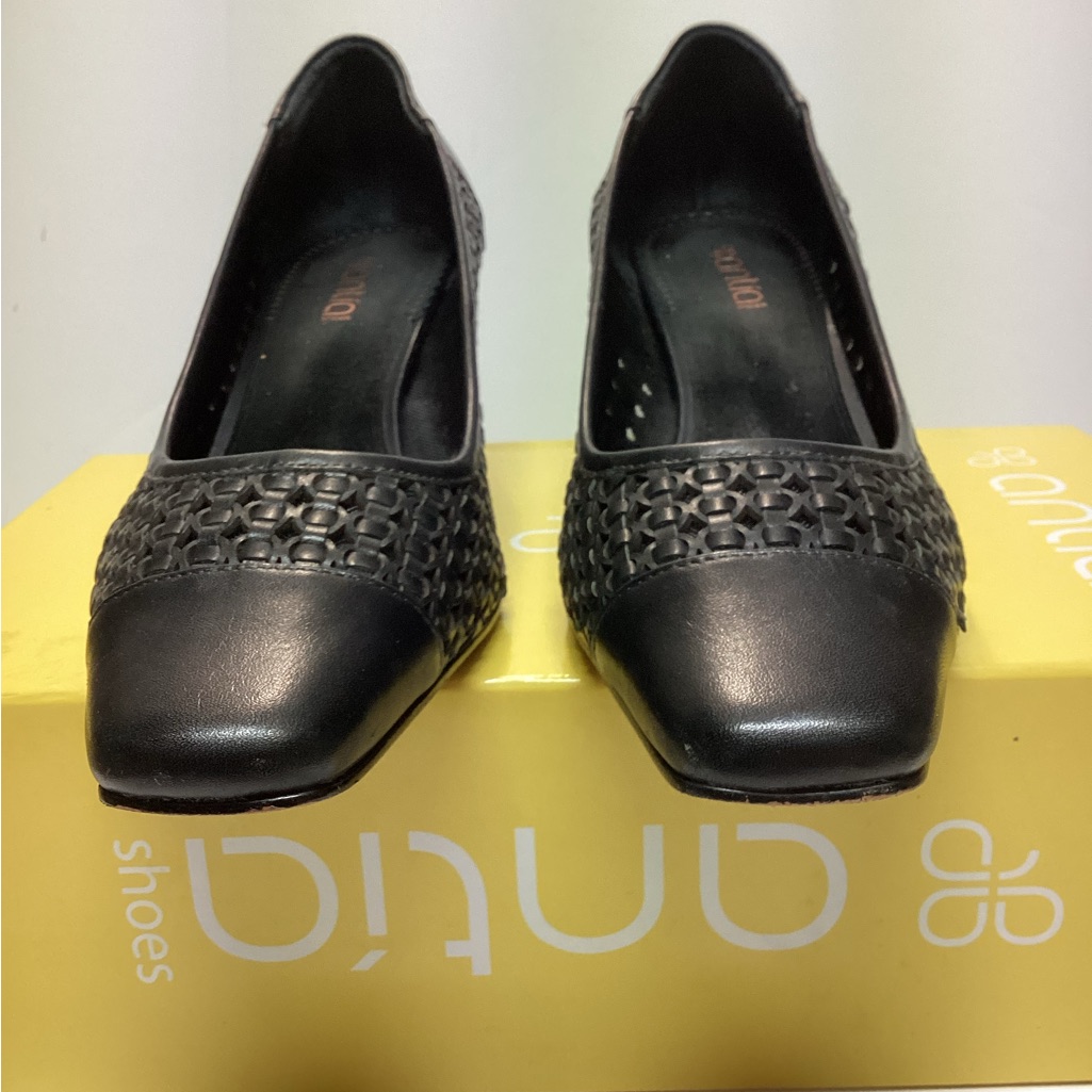 Anta Shoes Womens Black Leather Pumps